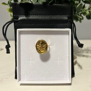 Size 6 - Gold Ring with Bee Design